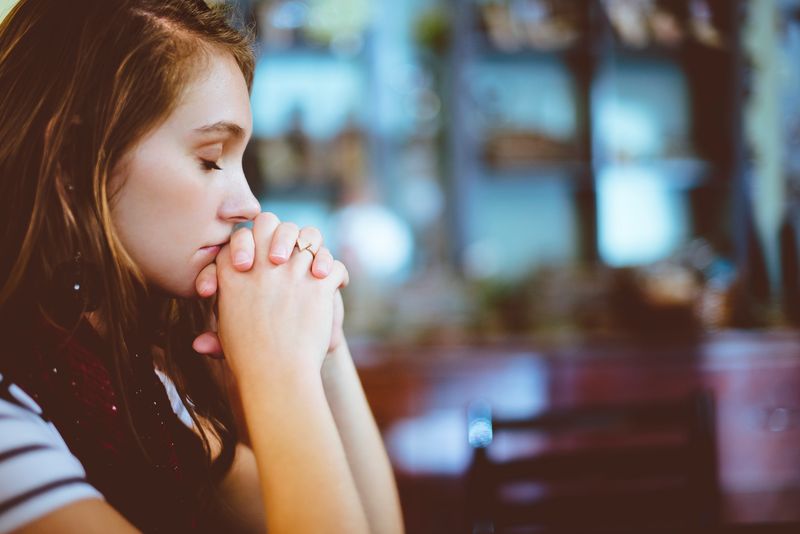 Молитва вне храма: как и когда следует молиться дома