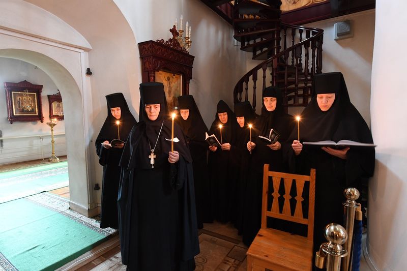 Женские монастыри и жизнь православных монахинь