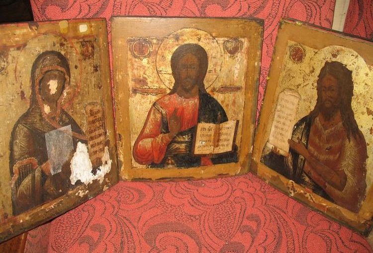Куда девать старые православные иконы и книги