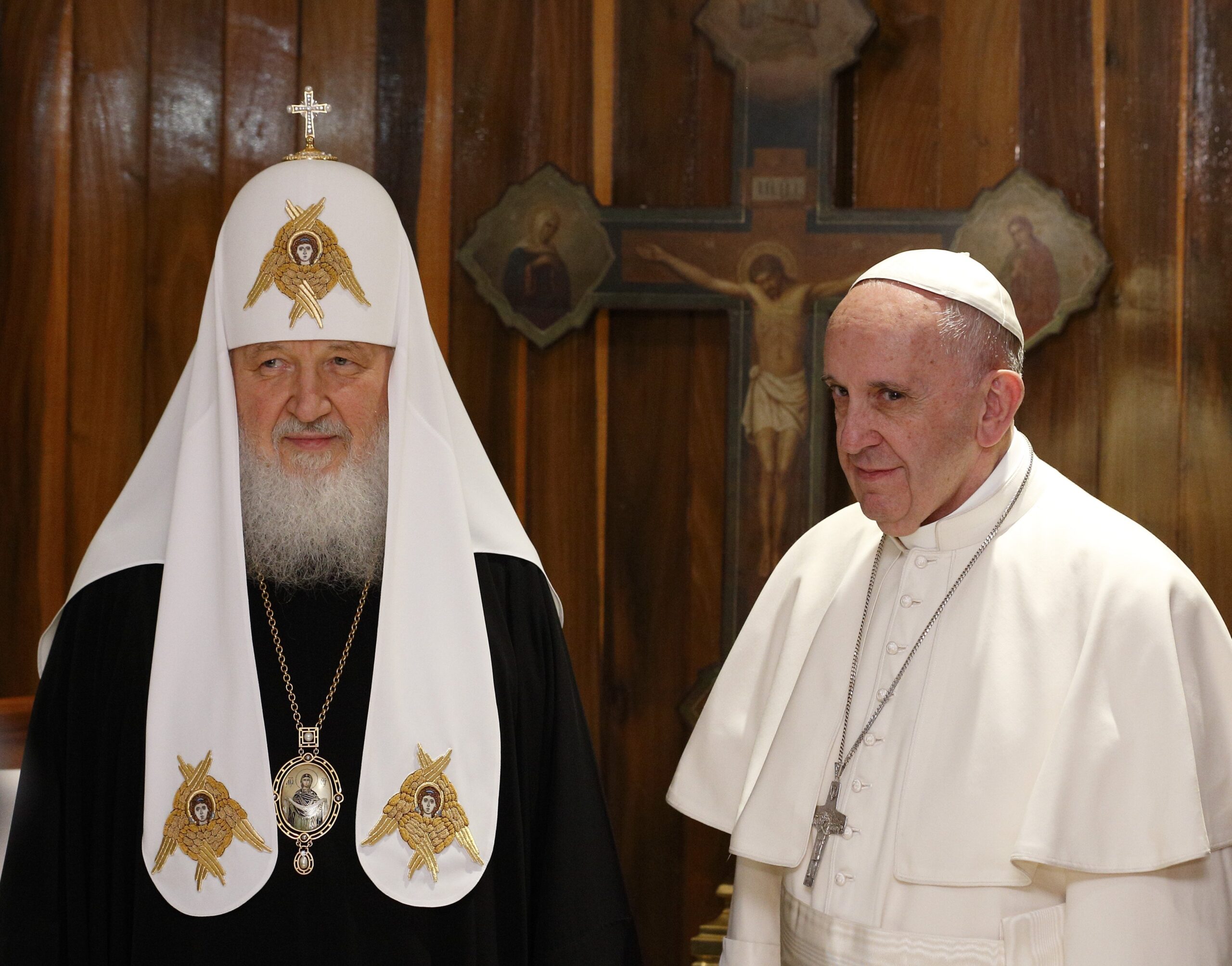 Православный и католический храм. Глава церкви. Глава церкви католицизма.