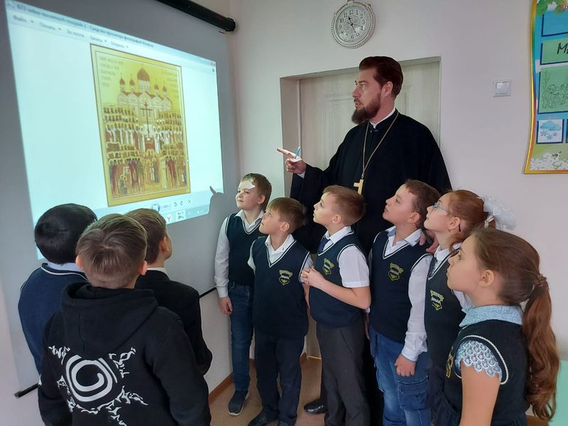 Чему учит православная школа