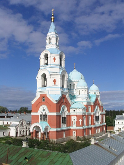 Путь к святости: обзор ключевых православных паломнических маршрутов России